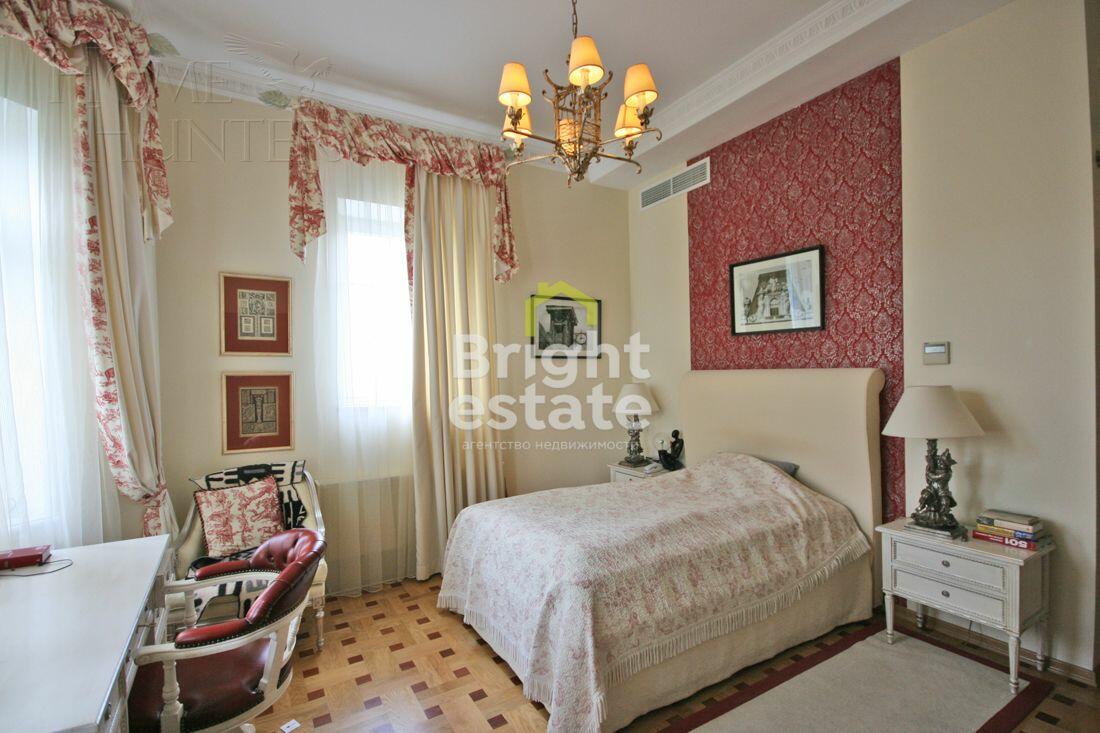 2-этажный коттедж 1 400 м² с отделкой