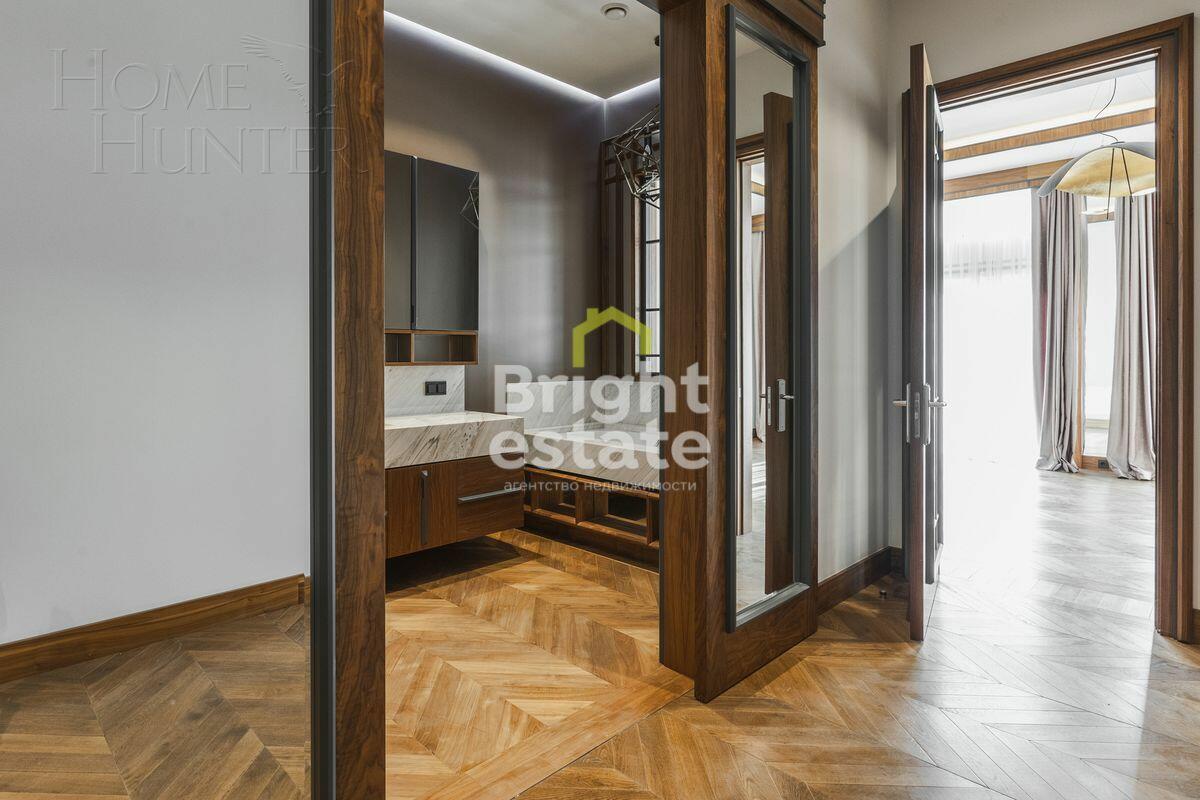 2-этажный коттедж 989.7 м² с отделкой