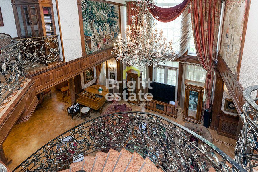 2-этажный коттедж 1 400 м² с отделкой