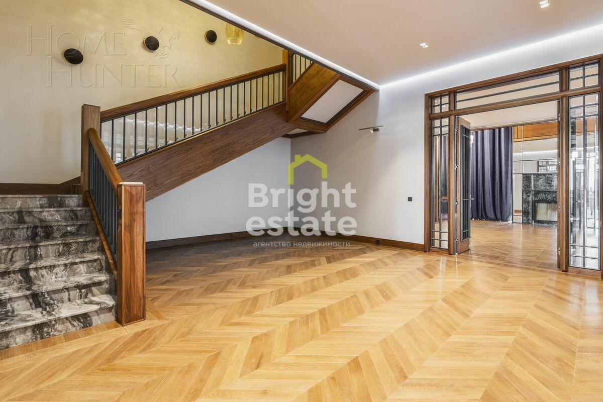 2-этажный коттедж 989.7 м² с отделкой