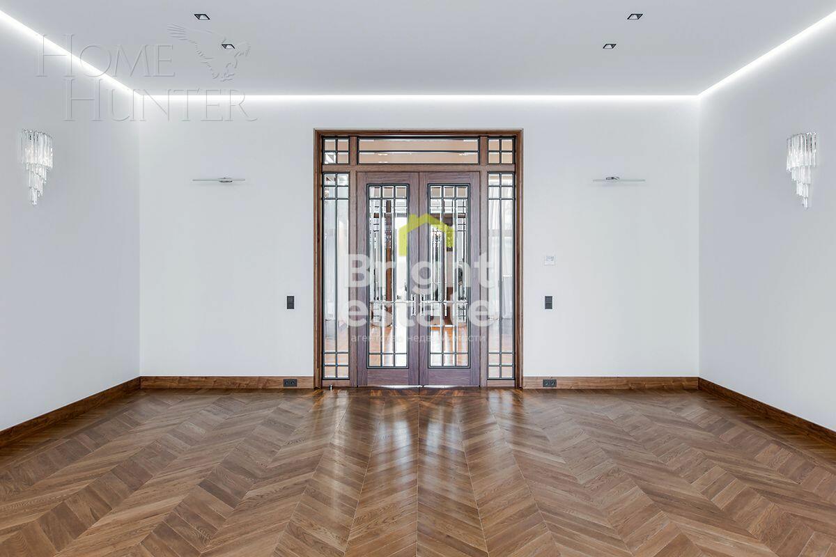 2-этажный коттедж 989.7 м² с отделкой