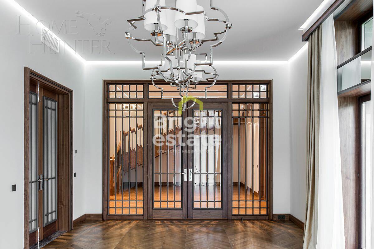 2-этажный коттедж 989.7 м² с отделкой