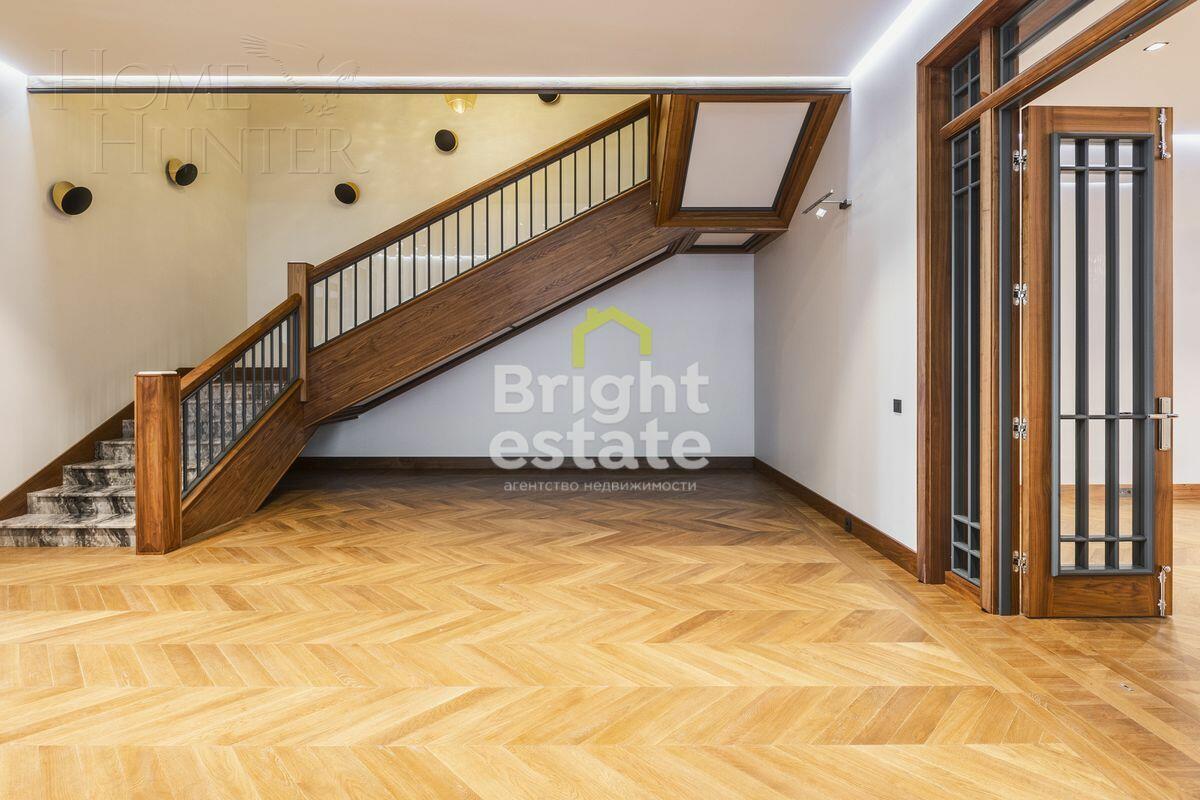 2-этажный коттедж 989.7 м² с отделкой