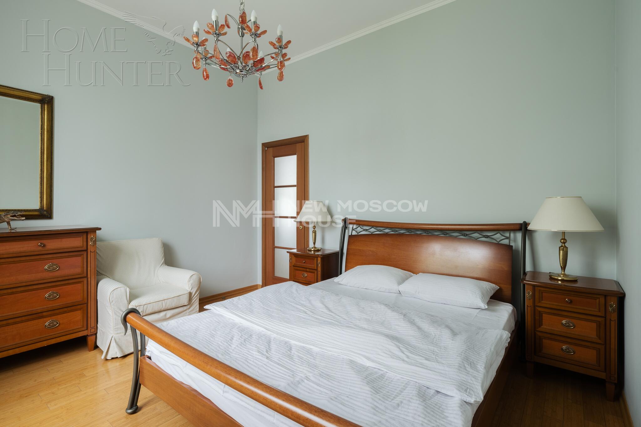 3-этажный коттедж 1 100 м² с отделкой