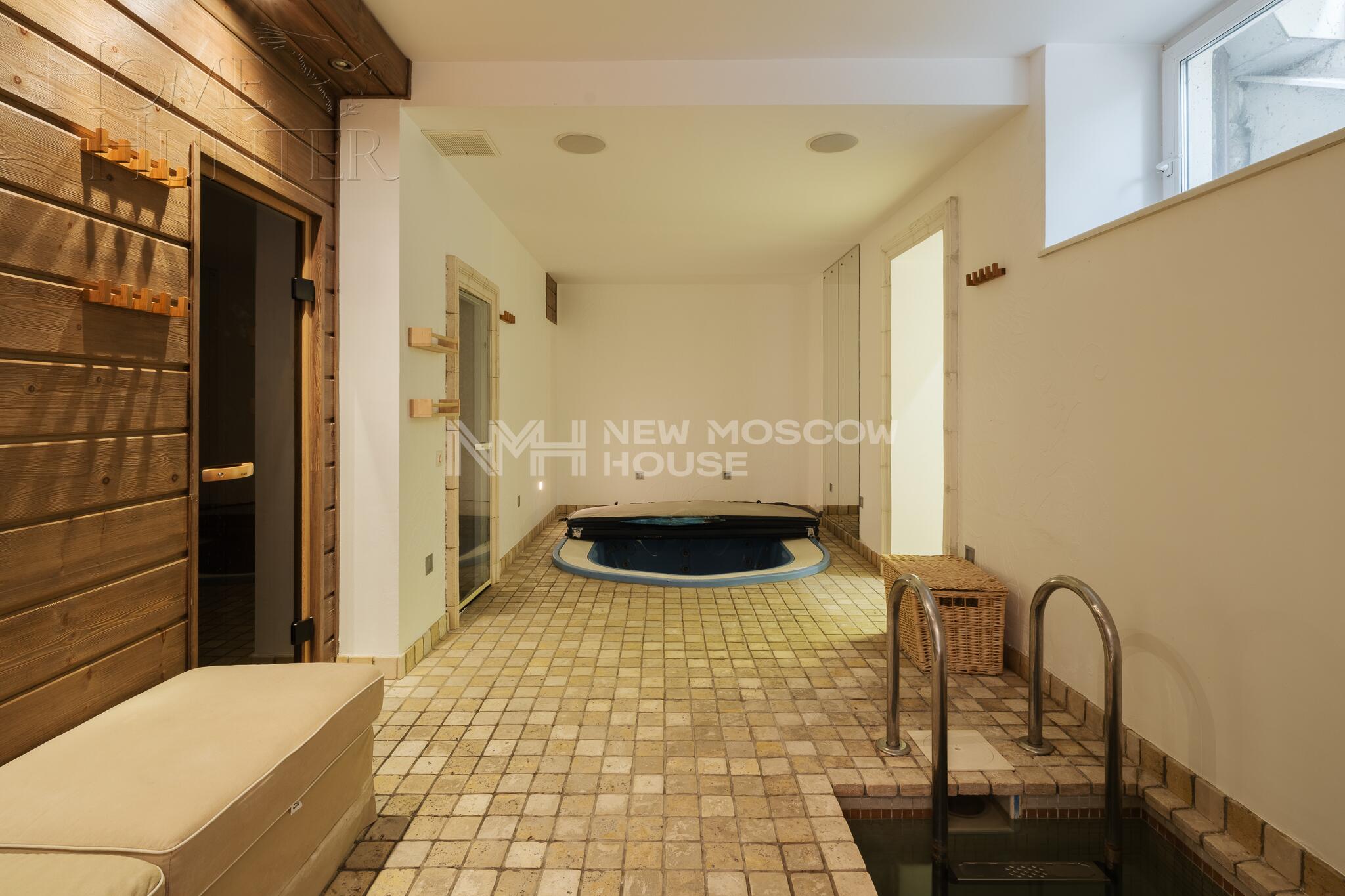 3-этажный коттедж 1 100 м² с отделкой