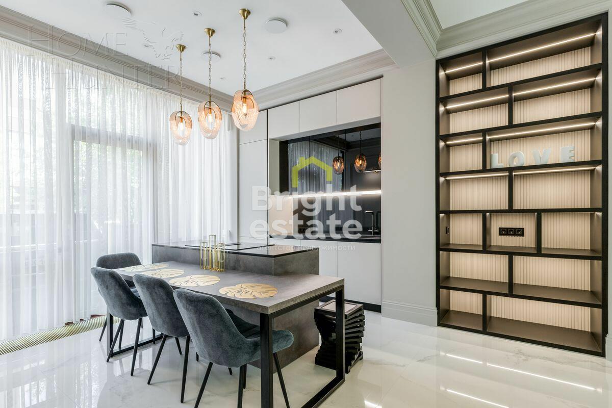 3-этажный таунхаус 240 м² с отделкой