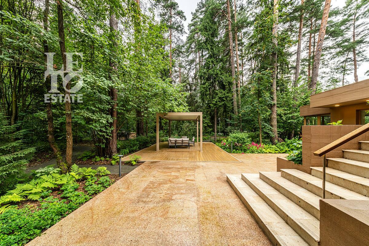 2-этажный коттедж 1 330 м² с отделкой