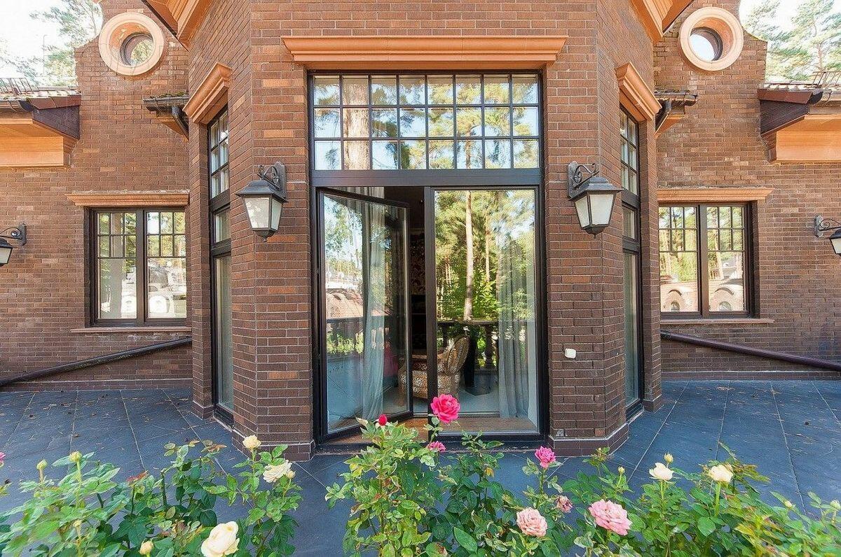 2-этажный коттедж 1 400 м² с отделкой