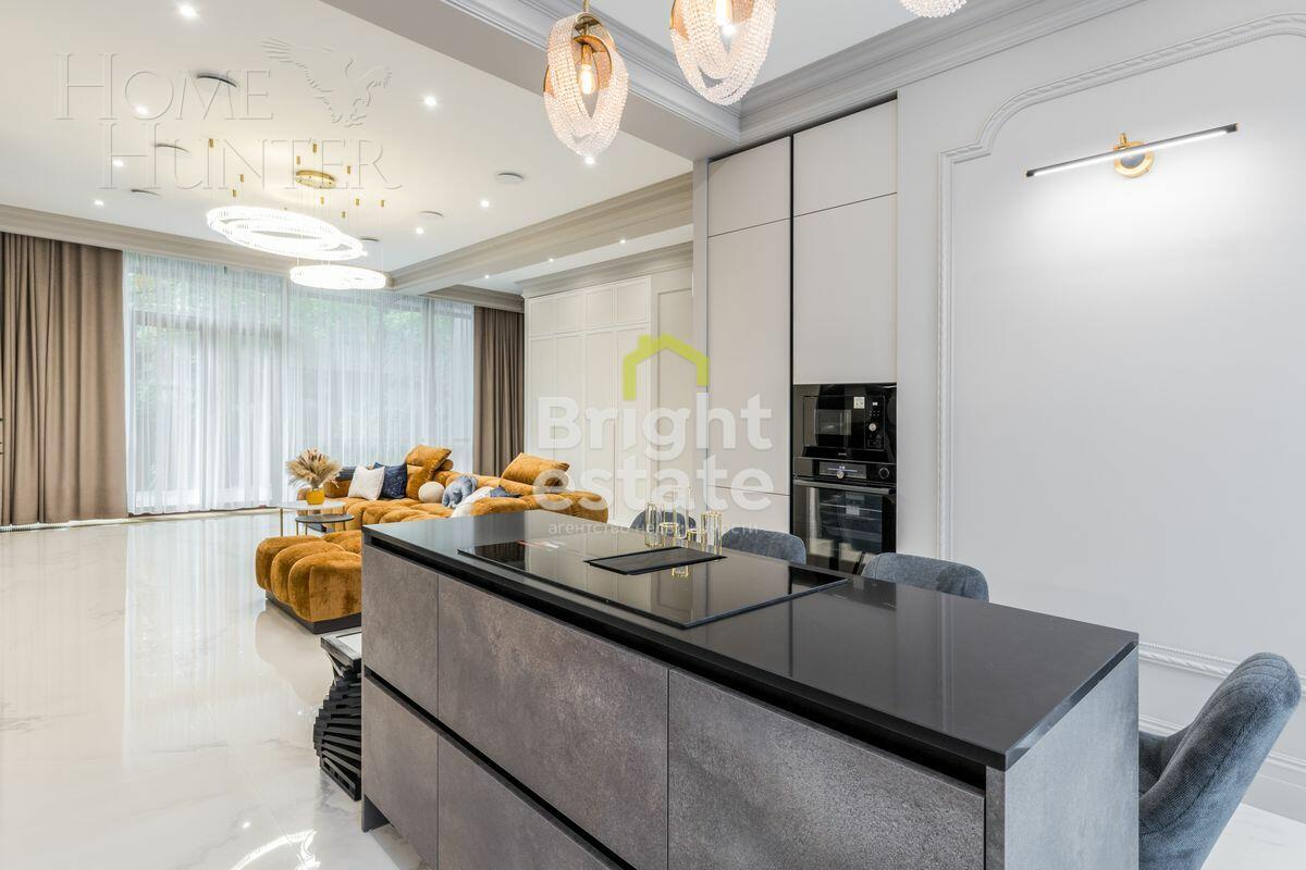 3-этажный таунхаус 240 м² с отделкой