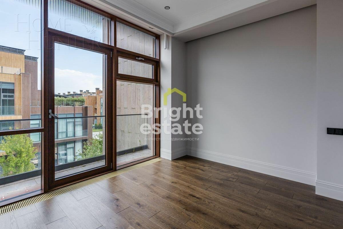 3-этажный таунхаус 240 м² с отделкой