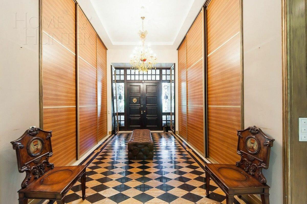 2-этажный коттедж 1 400 м² с отделкой