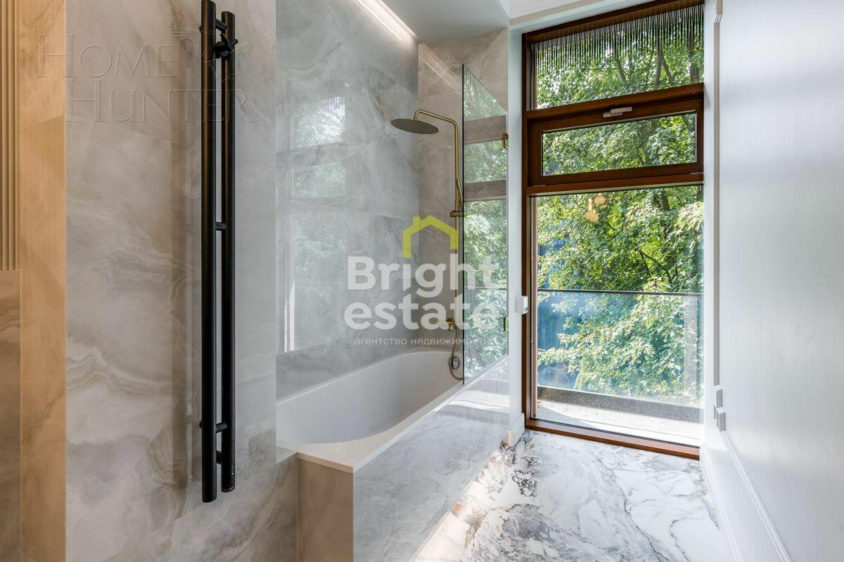 3-этажный таунхаус 240 м² с отделкой