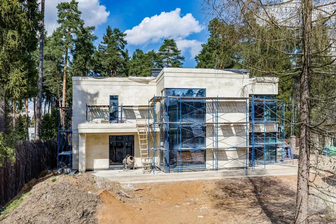 2-этажный коттедж 638 м² без отделки