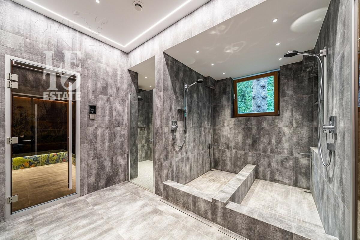 2-этажный коттедж 1 330 м² с отделкой