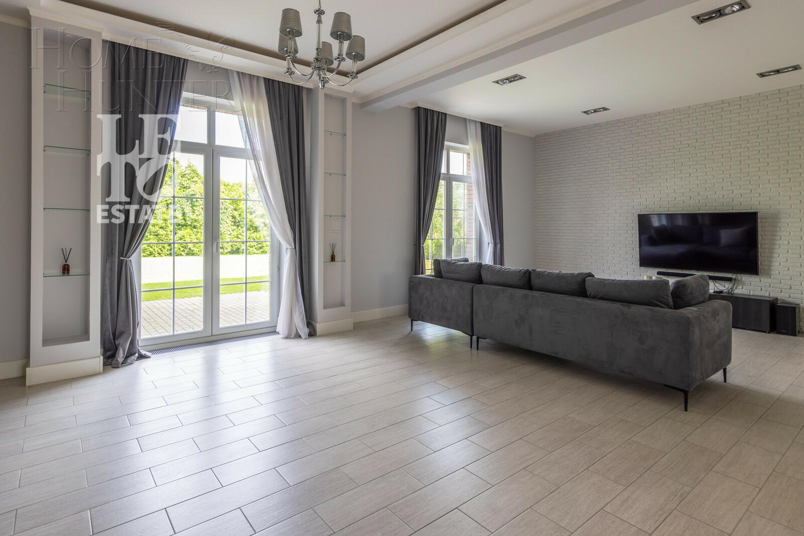 2-этажный коттедж 304 м² с отделкой