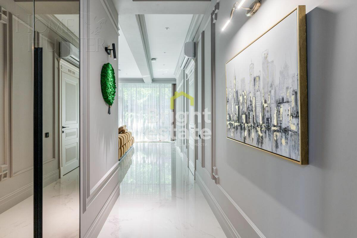 3-этажный таунхаус 240 м² с отделкой