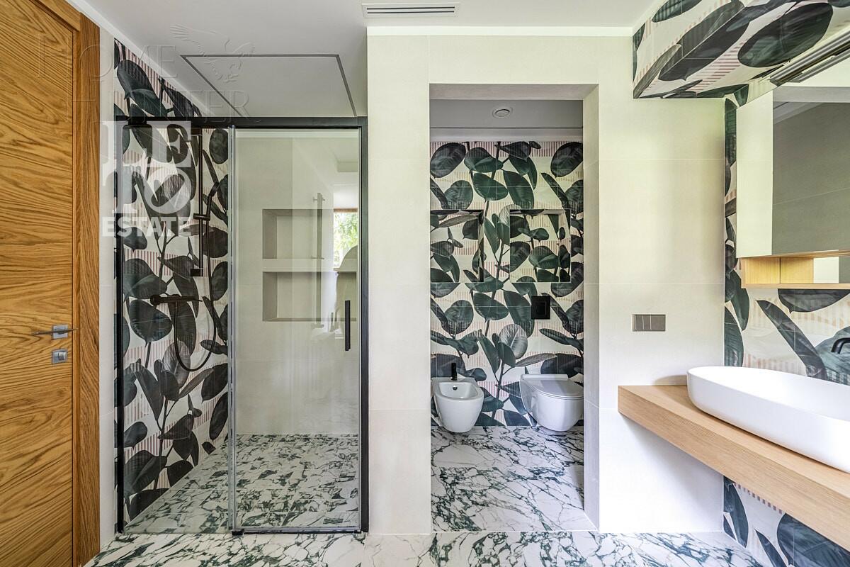 2-этажный коттедж 1 330 м² с отделкой