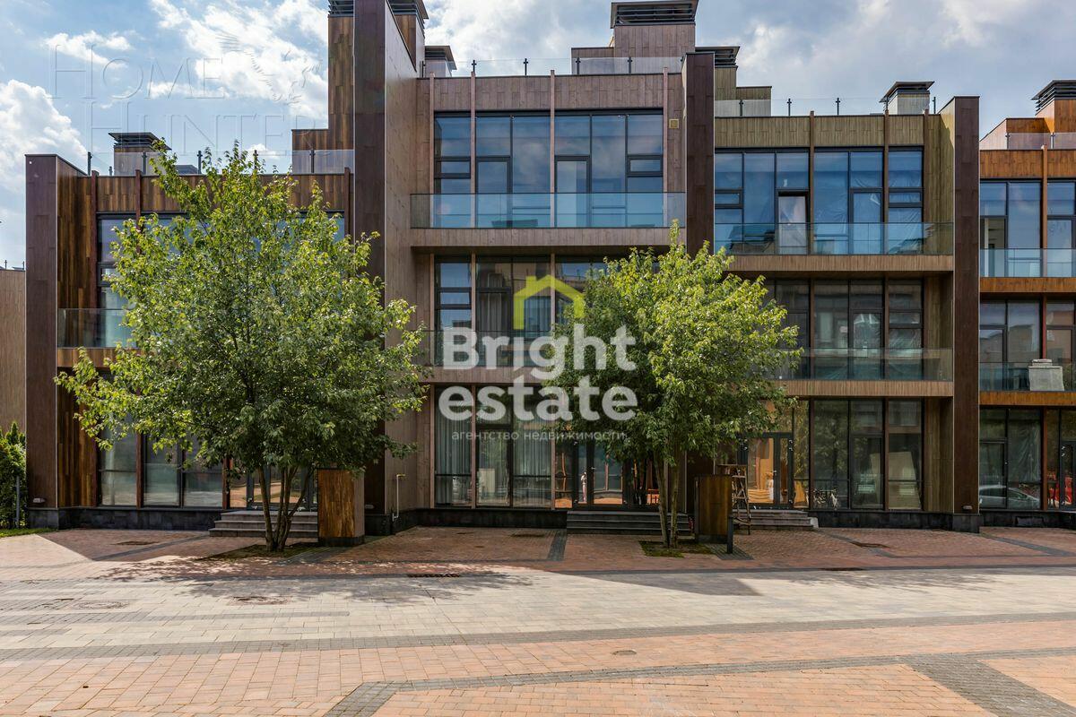 3-этажный таунхаус 240 м² с отделкой