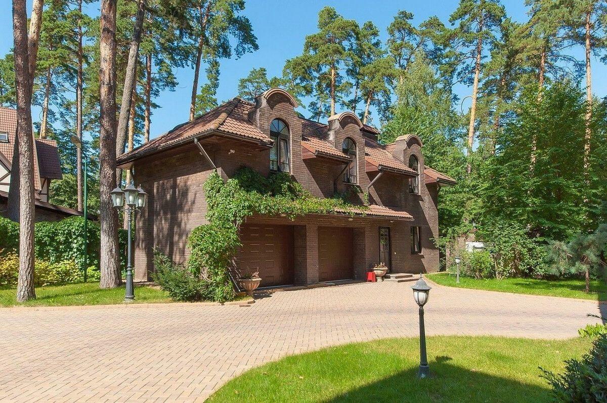 2-этажный коттедж 1 400 м² с отделкой