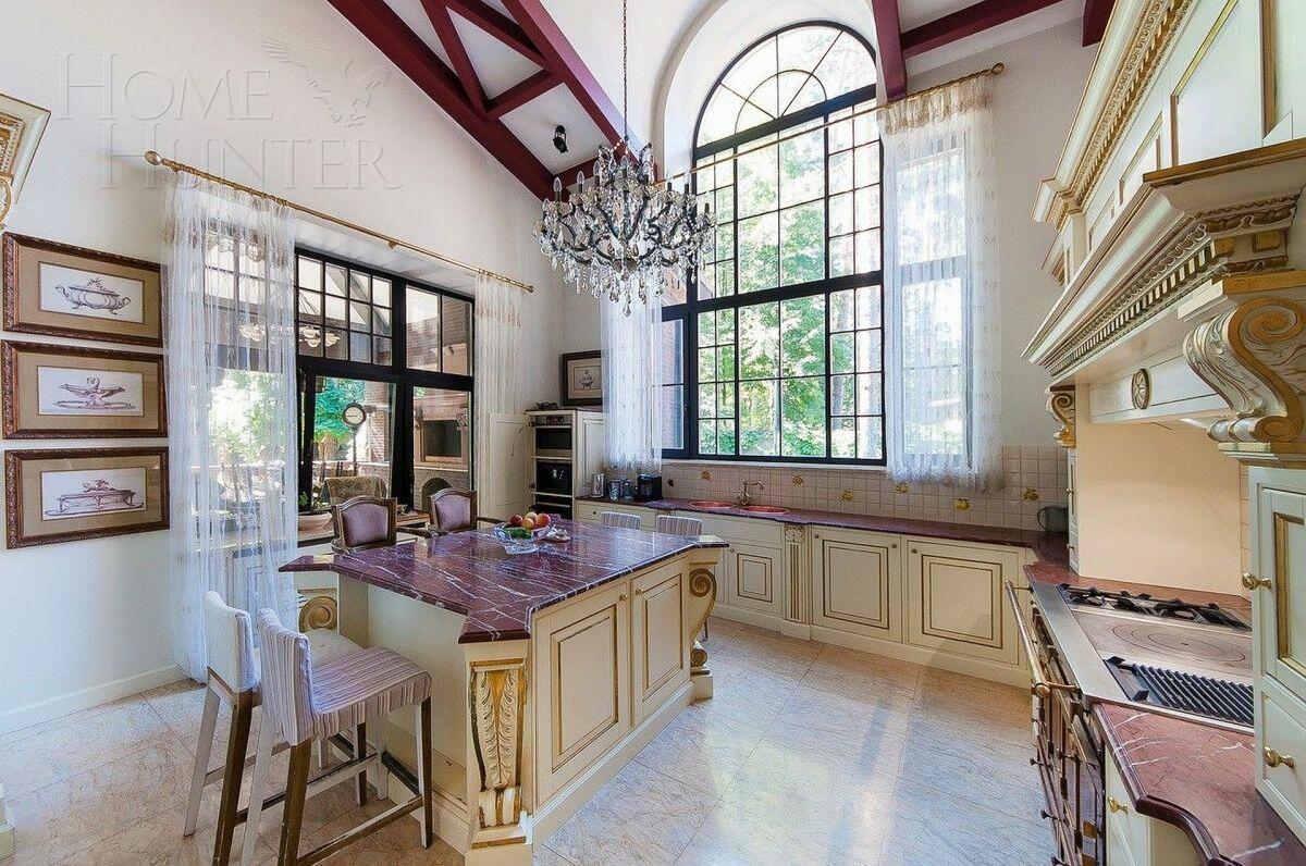 2-этажный коттедж 1 400 м² с отделкой