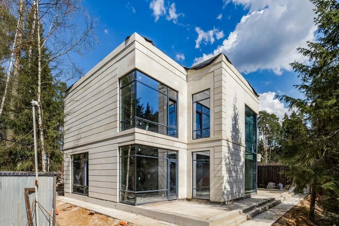 2-этажный коттедж 616 м² без отделки