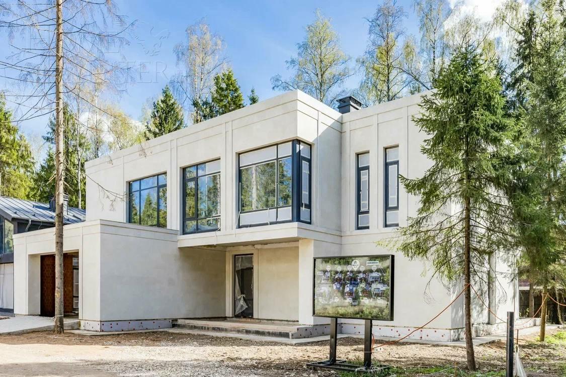 2-этажный коттедж 549 м² без отделки