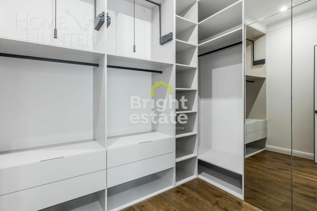 3-этажный таунхаус 240 м² с отделкой