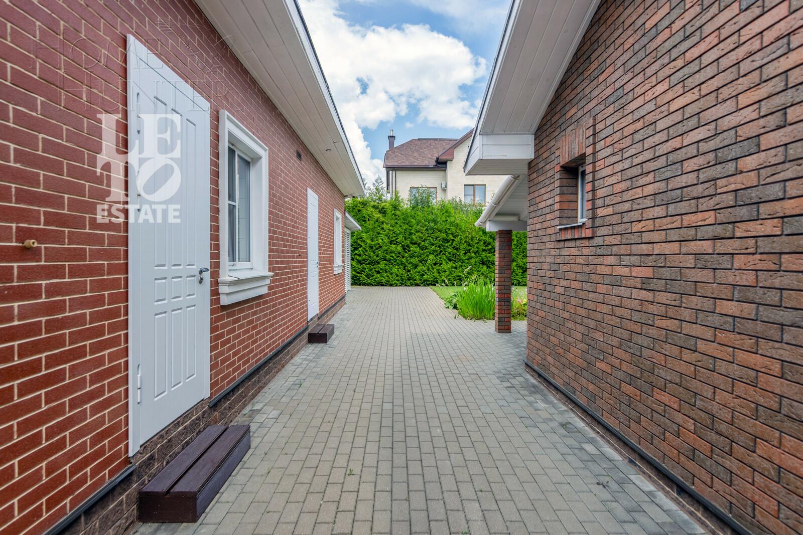 2-этажный коттедж 304 м² с отделкой