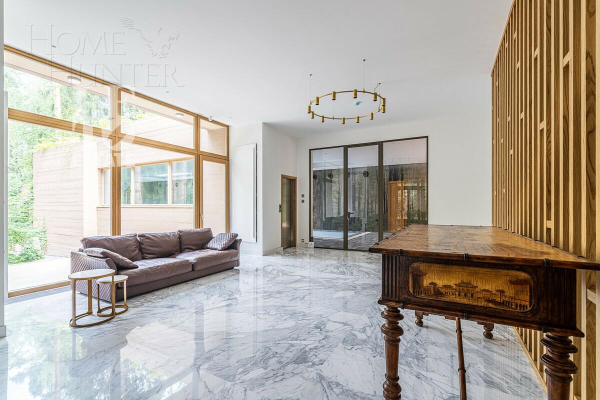 2-этажный коттедж 1 330 м² с отделкой