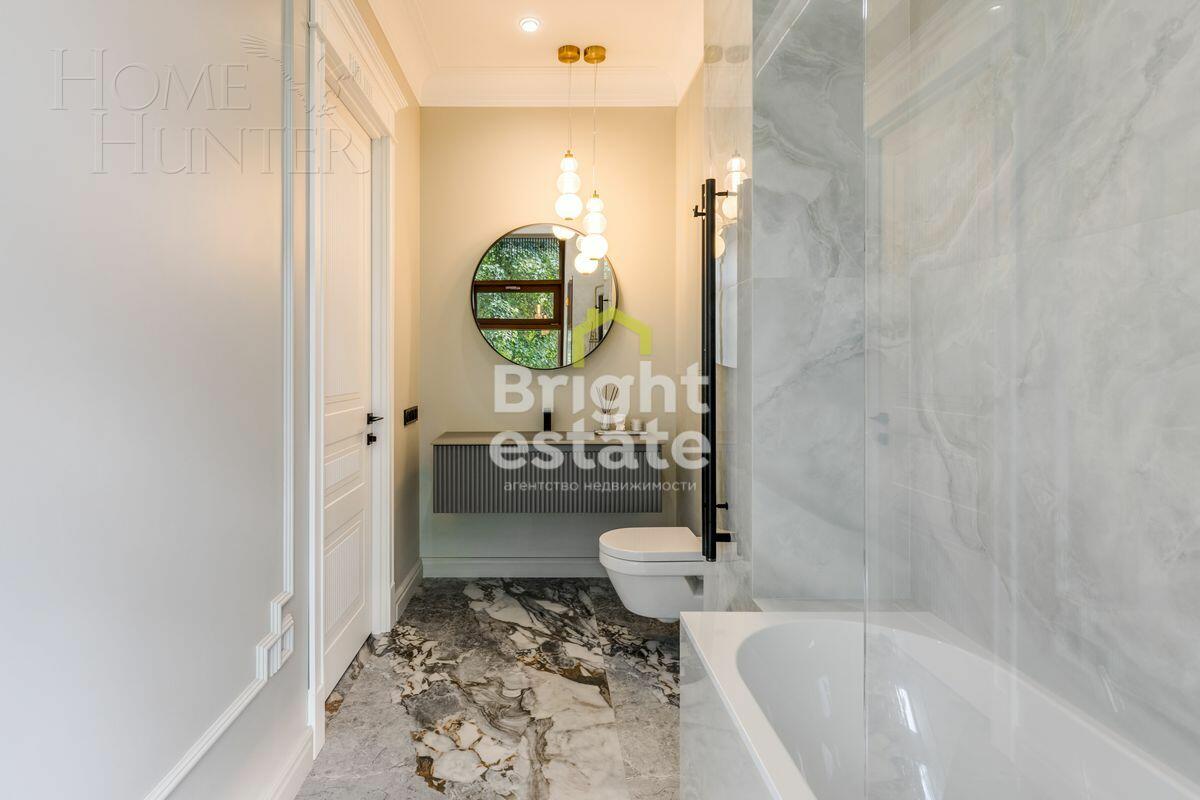 3-этажный таунхаус 240 м² с отделкой