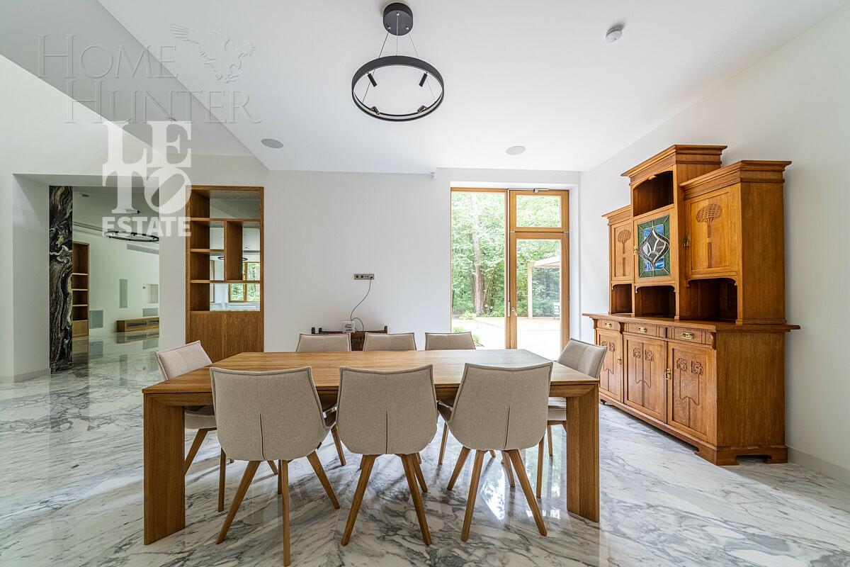 2-этажный коттедж 1 330 м² с отделкой