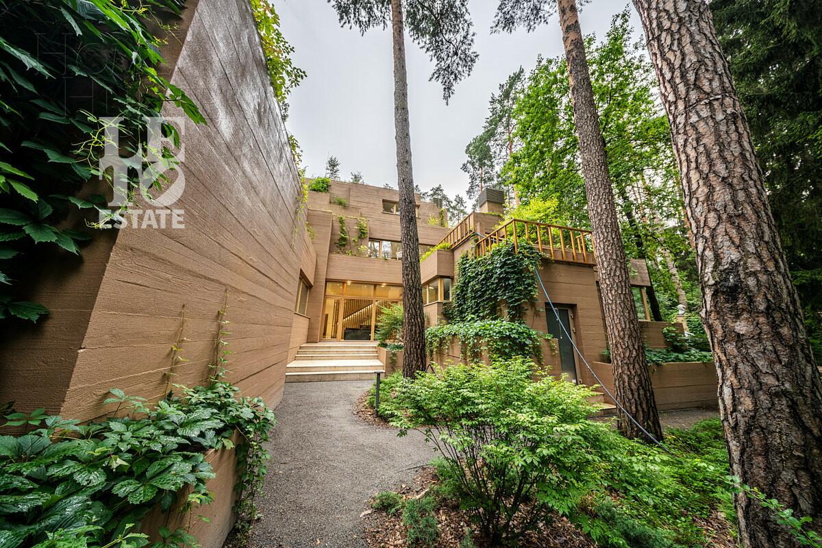 2-этажный коттедж 1 330 м² с отделкой