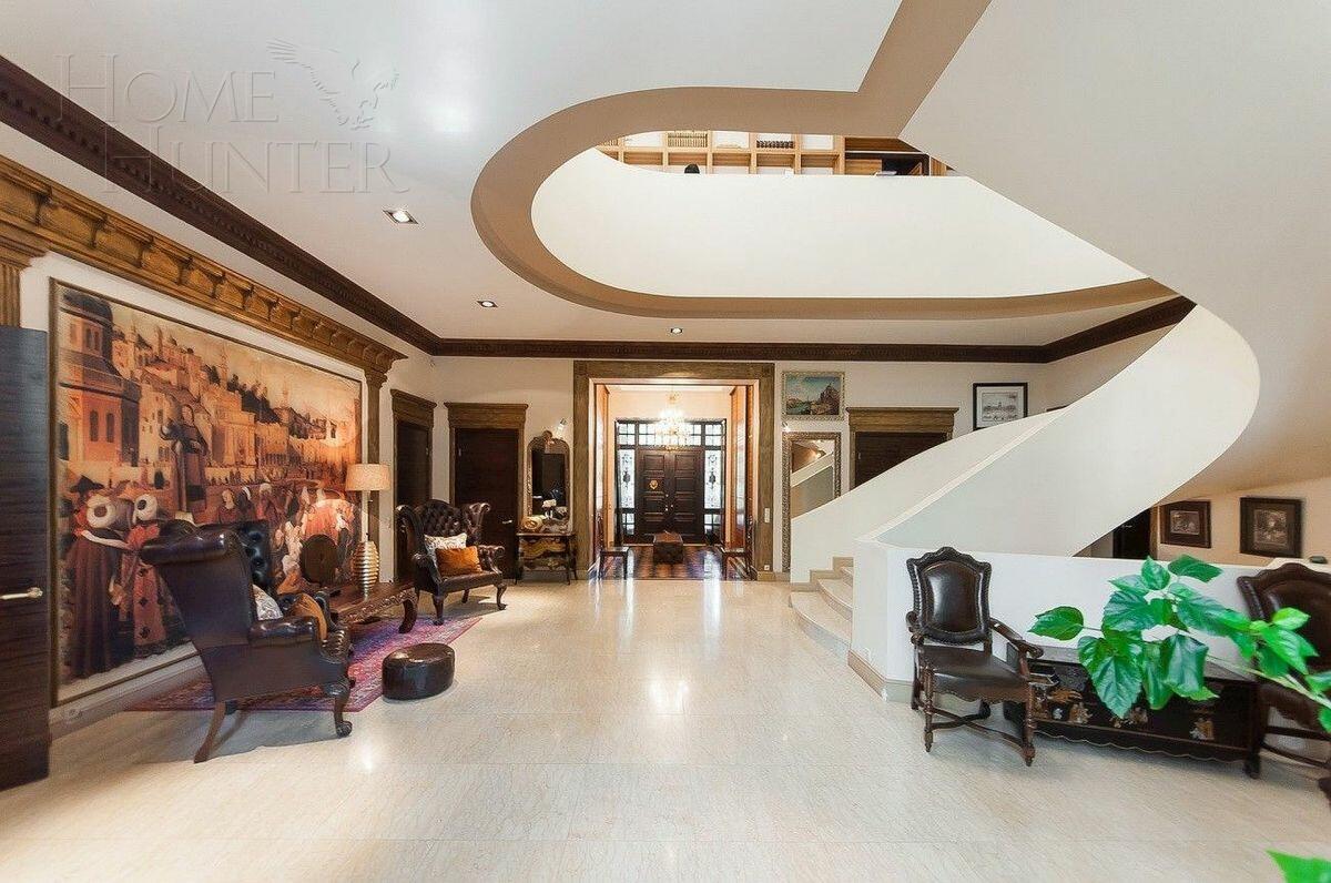 2-этажный коттедж 1 400 м² с отделкой