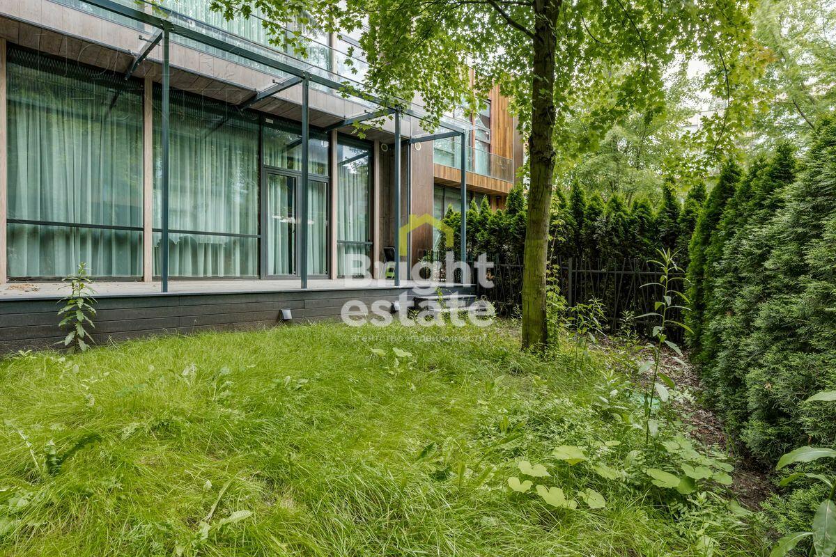 3-этажный таунхаус 240 м² с отделкой