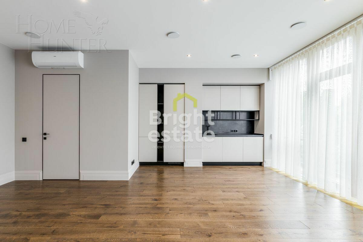 3-этажный таунхаус 240 м² с отделкой