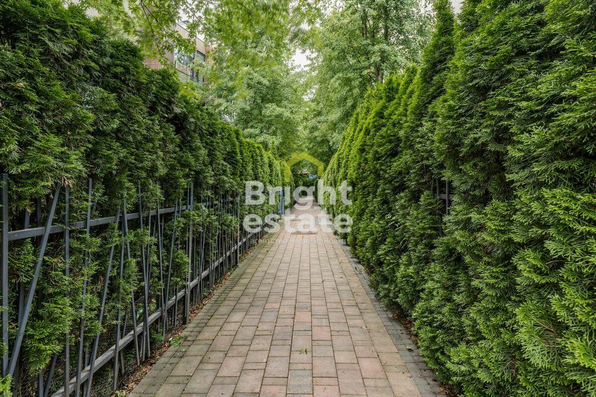 3-этажный таунхаус 240 м² с отделкой