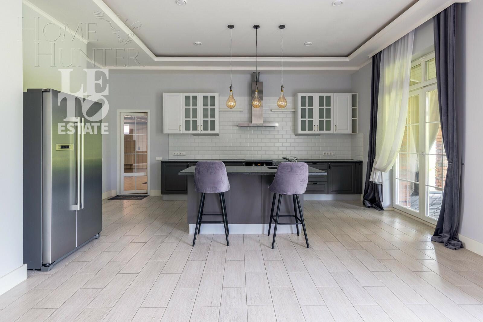 2-этажный коттедж 304 м² с отделкой