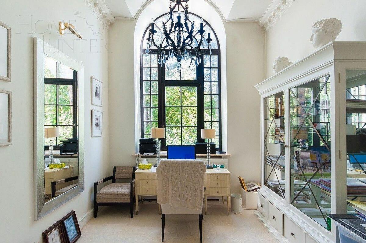 2-этажный коттедж 1 400 м² с отделкой