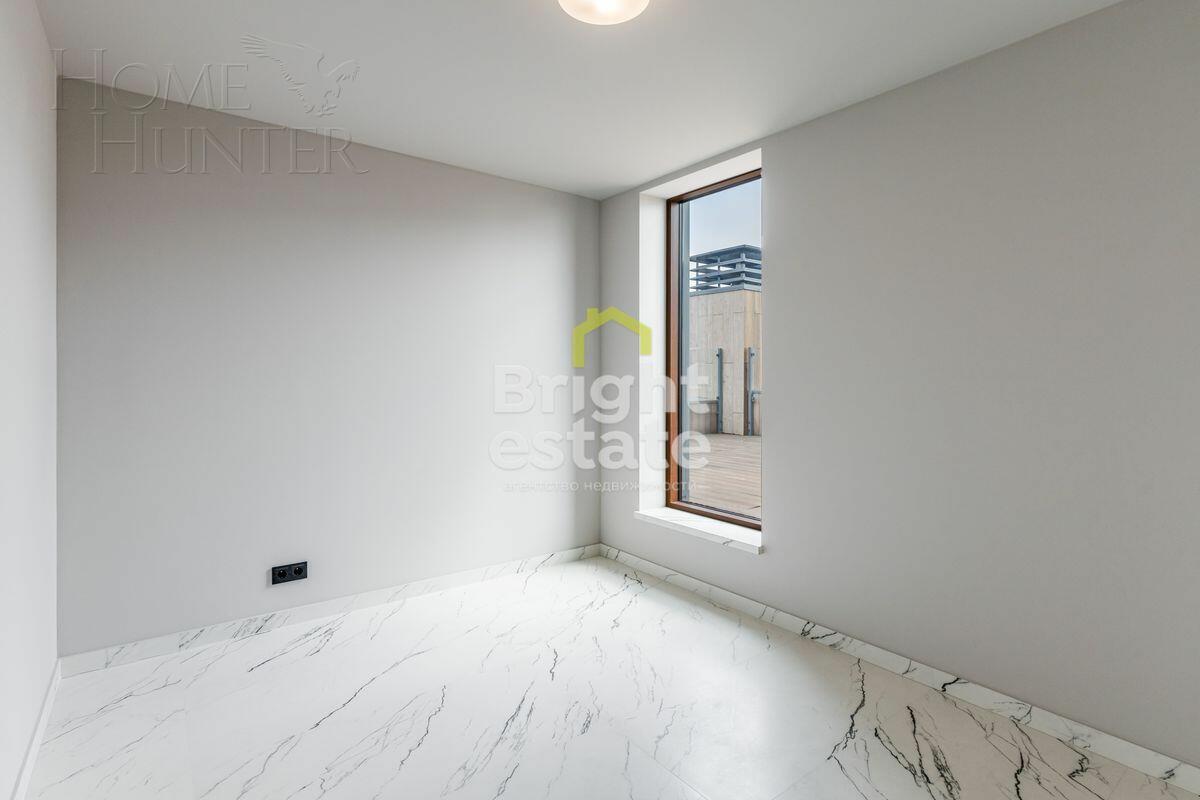 3-этажный таунхаус 240 м² с отделкой