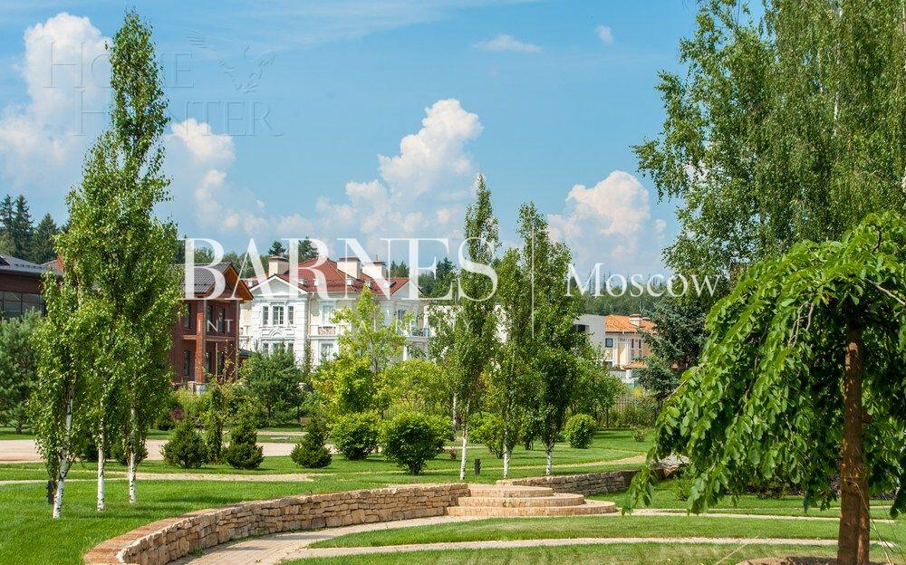 Участок 11.2 сот. в охраняемом поселке