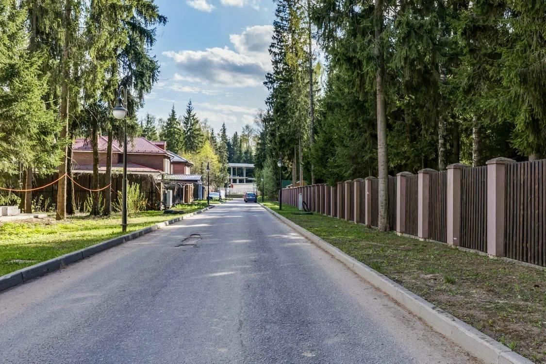 2-этажный коттедж 549 м² без отделки