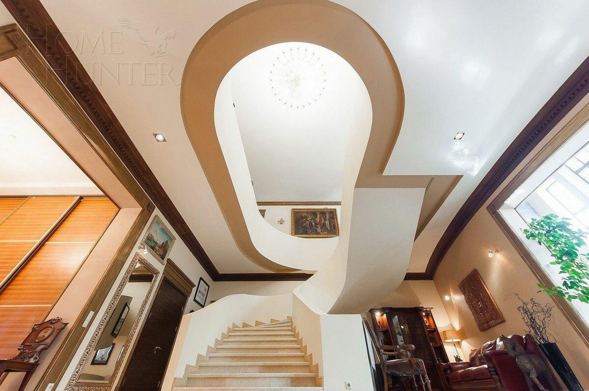 2-этажный коттедж 1 400 м² с отделкой