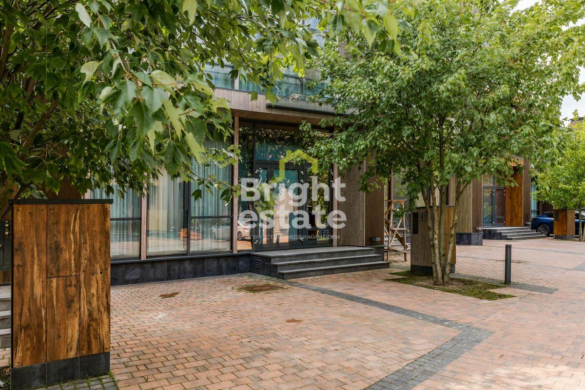 3-этажный таунхаус 240 м² с отделкой