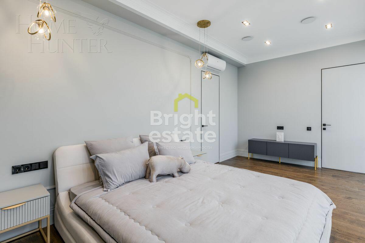 3-этажный таунхаус 240 м² с отделкой