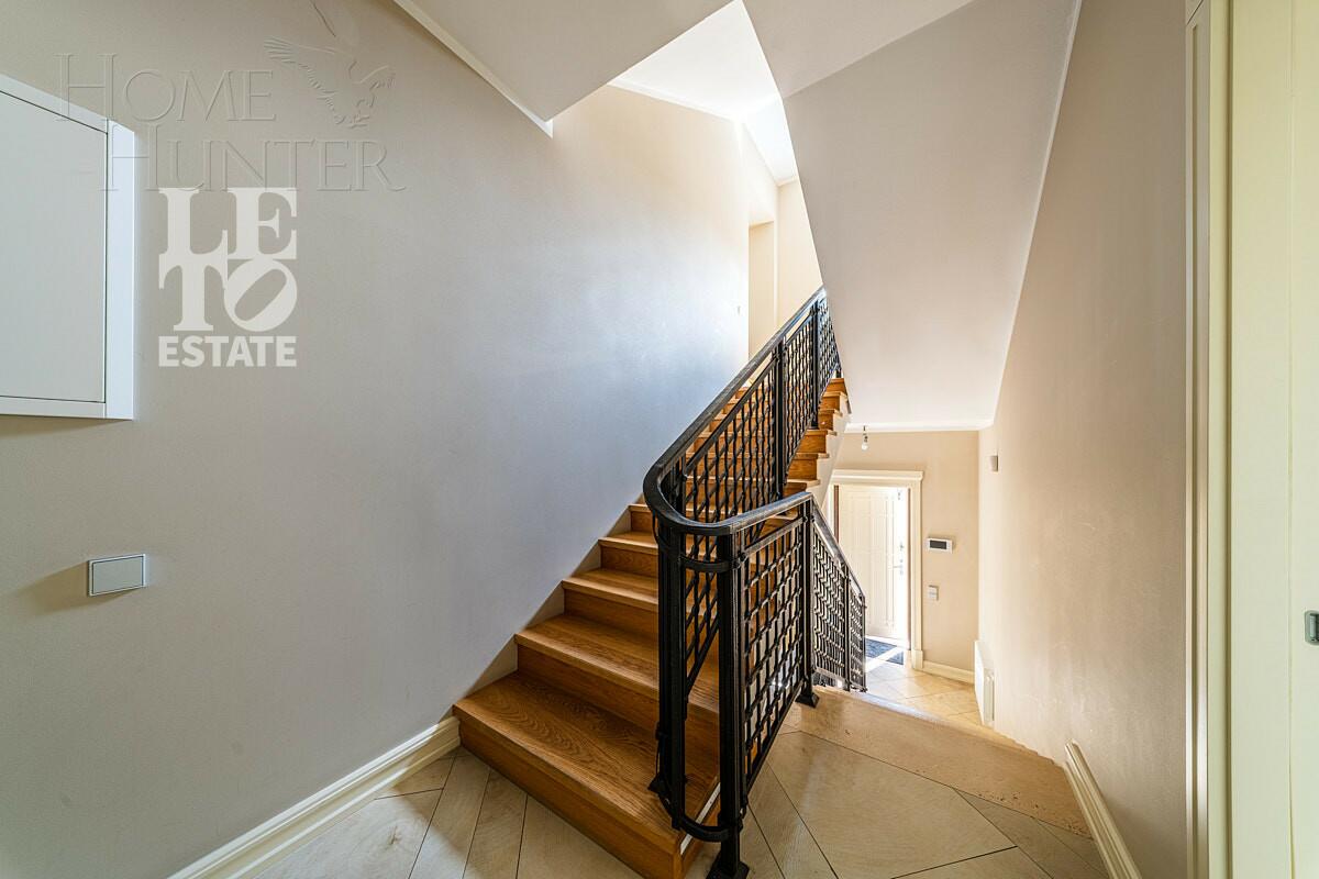 2-этажный коттедж 1 087 м² с отделкой