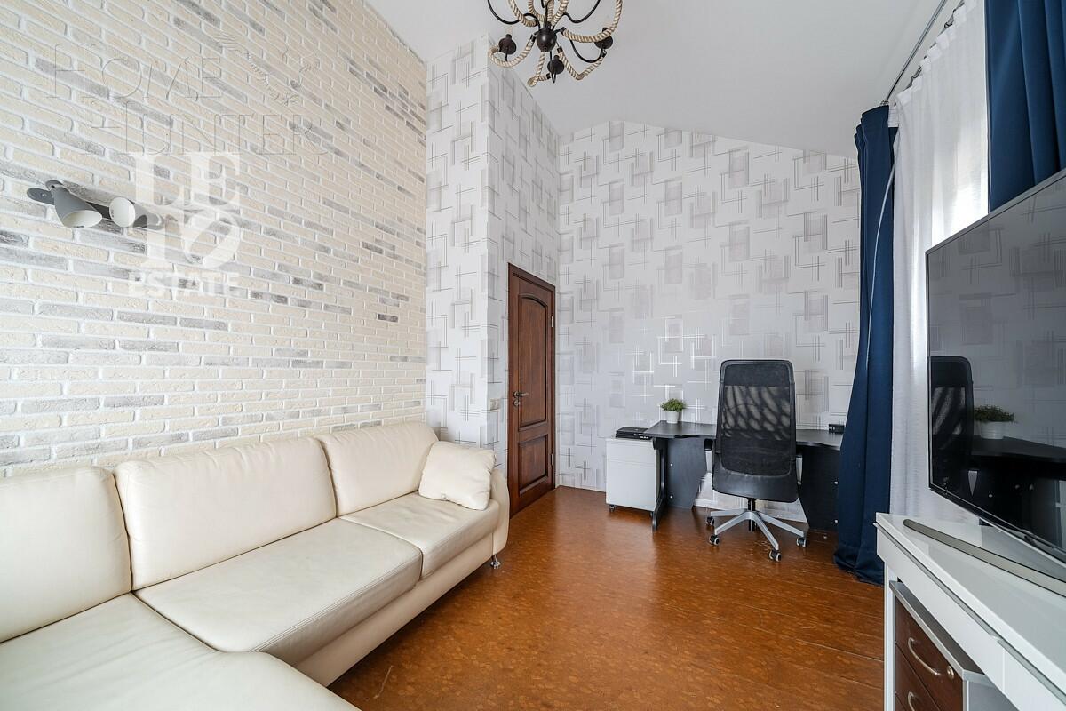 2-этажный коттедж 1 100.7 м² с отделкой