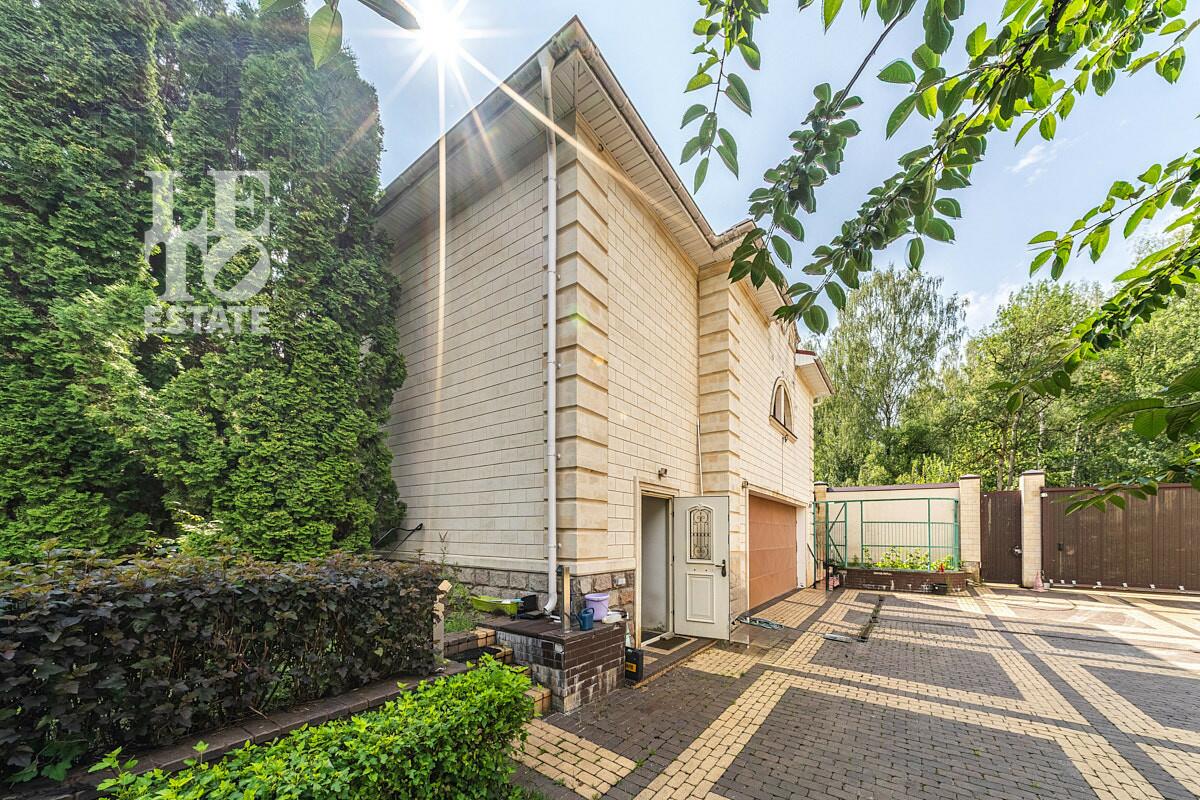 2-этажный коттедж 1 087 м² с отделкой