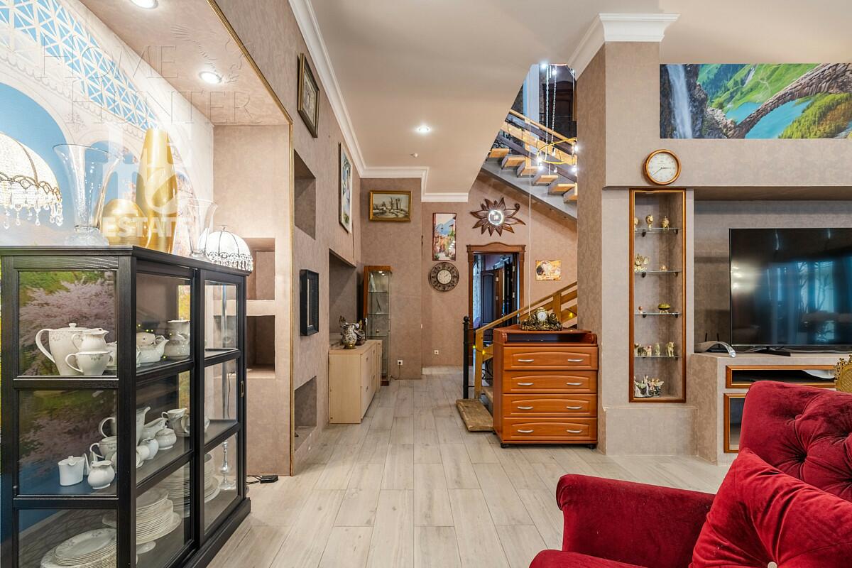 2-этажный коттедж 1 100.7 м² с отделкой