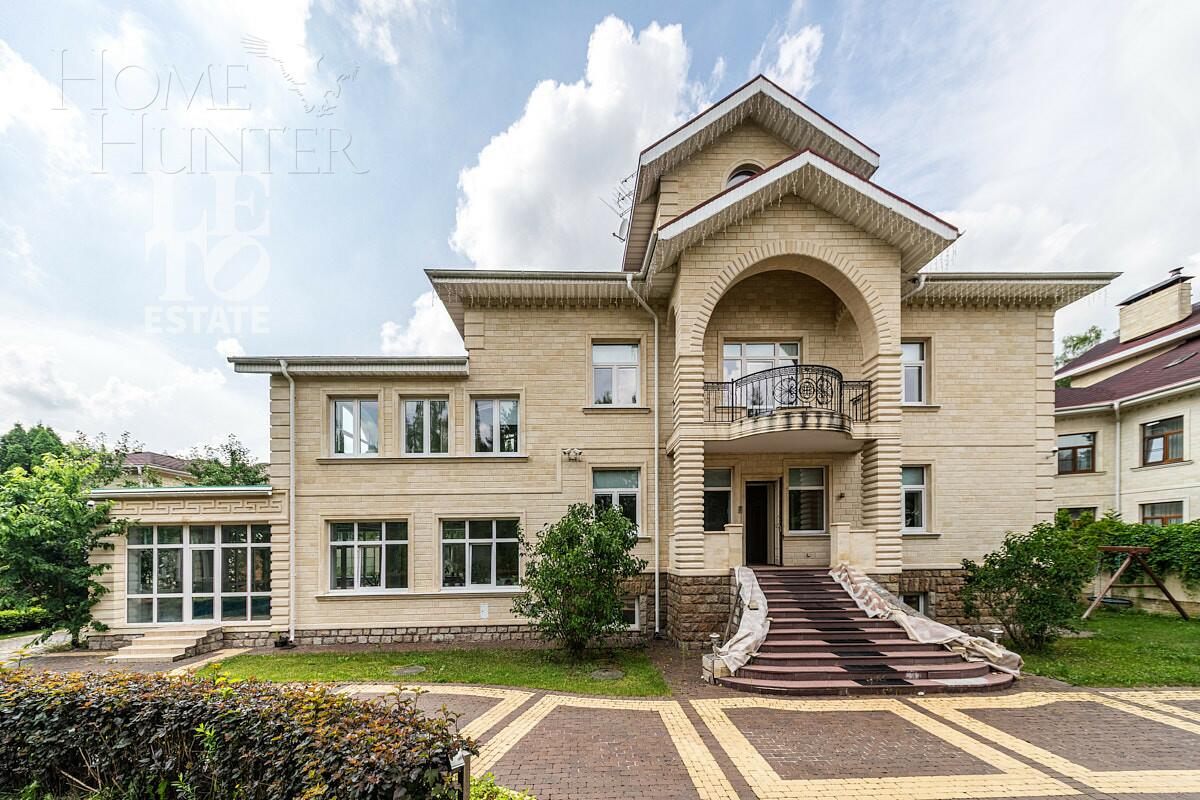 2-этажный коттедж 1 087 м² с отделкой