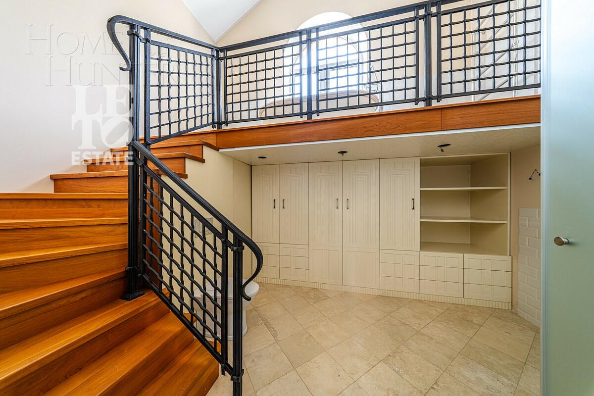 2-этажный коттедж 1 087 м² с отделкой